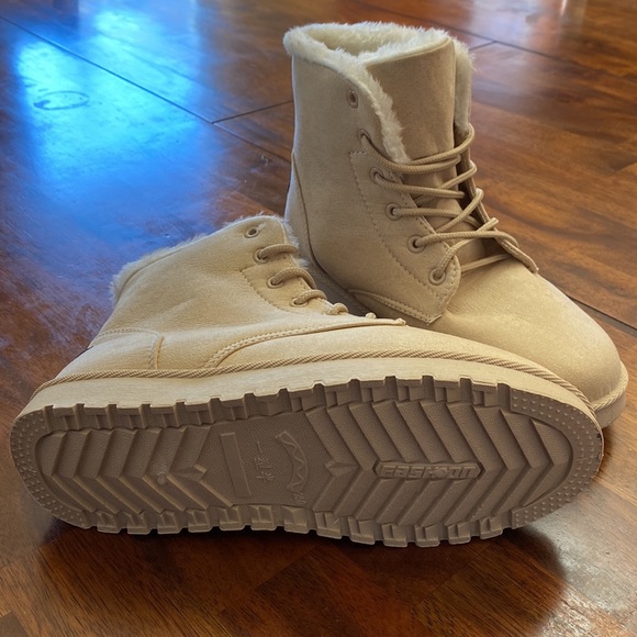 Super cute Sport Fashion combat-style fuzzy lined boots 8.5 - Picture 4 of 5